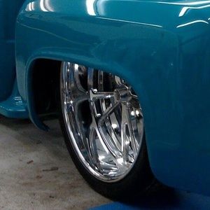 Meet your Posher, Thomas